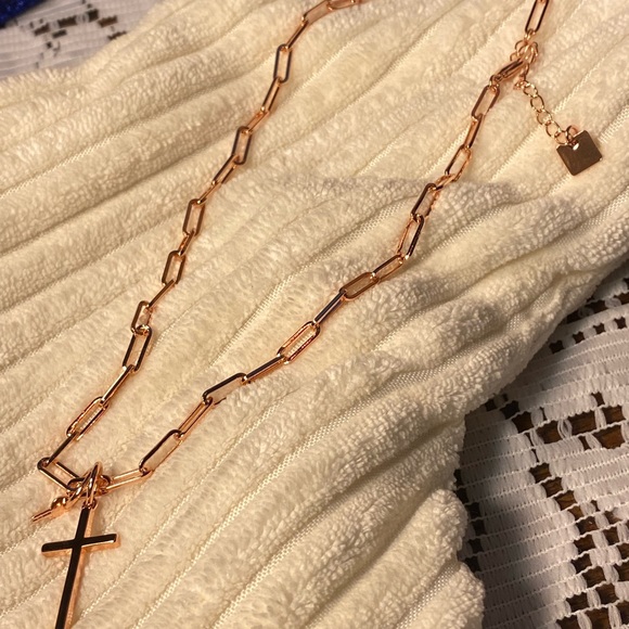 NWT ✝️ BEAUTIFUL ROSE GOLD CROSS WITH KEY CHARM SAINT NECKLACE ALL AGES - Picture 5 of 12